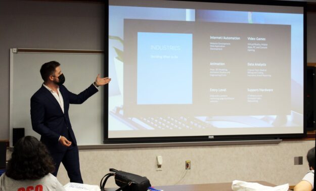 Jonathan Swindle Presents at Discover Your Direction Student Conference ESC2 Presenter Jonathan Swindle